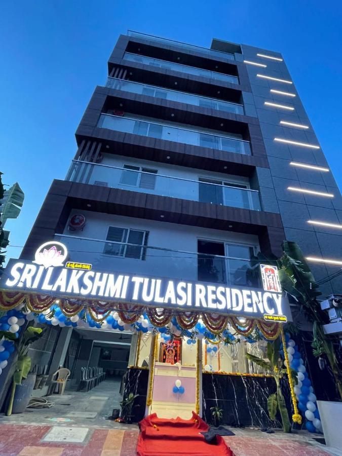 Srilakshmitulasiresidency Hotel Tirupati Bagian luar foto